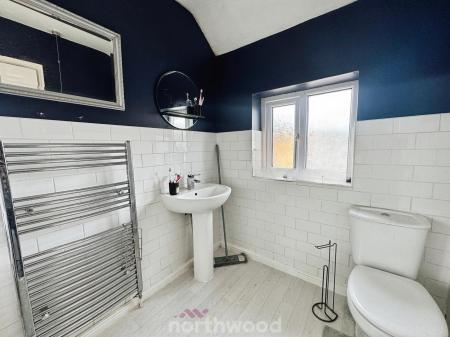 3 bedroom End of terrace house for sale in South Road, Moorends, Doncaster, DN8