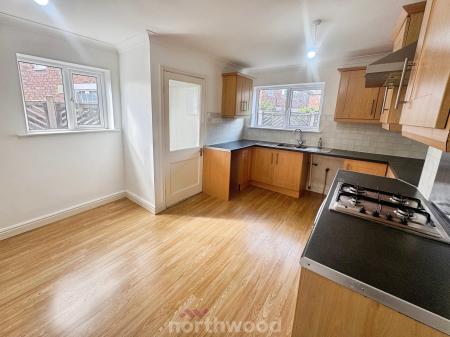 3 bedroom Terraced House to let in South Road, Moorends, Doncaster, DN8