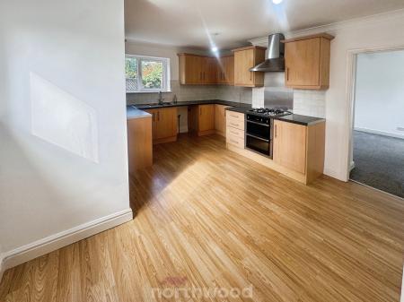 3 bedroom Terraced House to let in South Road, Moorends, Doncaster, DN8