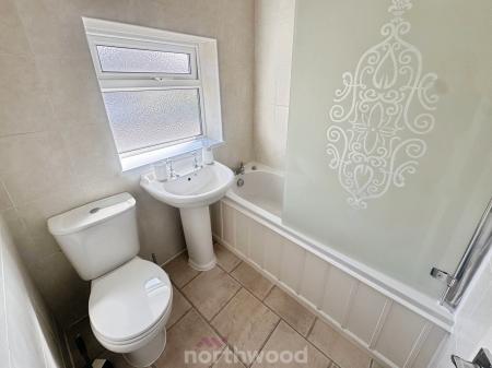 3 bedroom Terraced House to let in South Road, Moorends, Doncaster, DN8