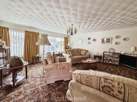 3 bedroom Semi-detached bungalow for sale in Park Crescent, Thorne, Doncaster, DN8