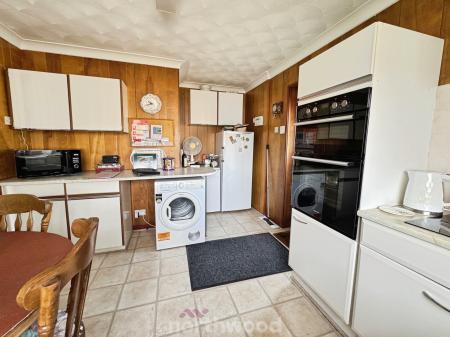 3 bedroom Semi-detached bungalow for sale in Park Crescent, Thorne, Doncaster, DN8