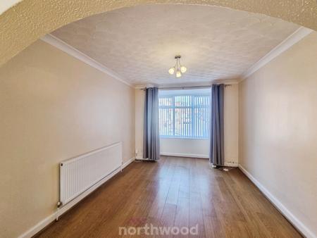 3 bedroom Terraced House to let in St Catherines Avenue, Balby, Doncaster, DN4