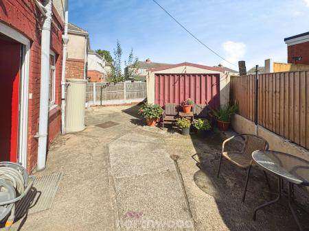 3 bedroom Semi-detached house for sale in Ellison Street, Thorne, Doncaster, DN8