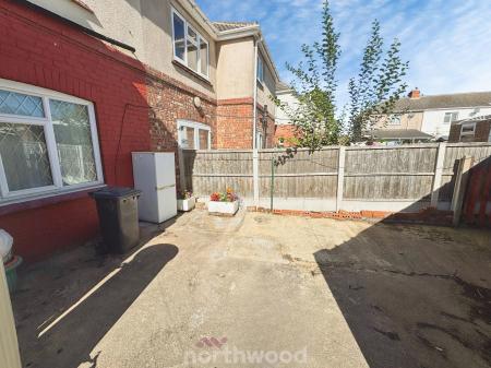 3 bedroom Semi-detached house for sale in Ellison Street, Thorne, Doncaster, DN8