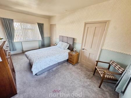 3 bedroom Semi-detached house for sale in Ellison Street, Thorne, Doncaster, DN8