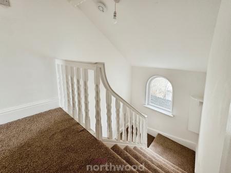 2 bedroom Semi-detached house to let in South Parade, Thorne, Doncaster, DN8