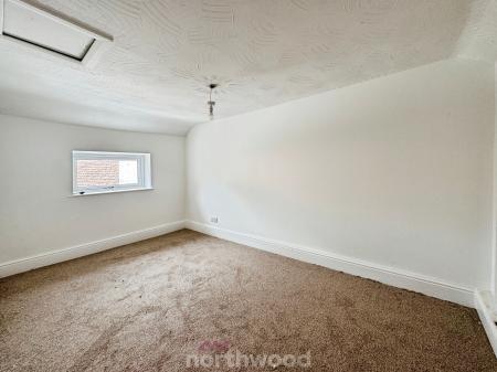 2 bedroom Semi-detached house to let in South Parade, Thorne, Doncaster, DN8