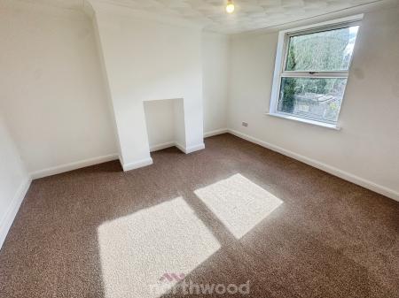 2 bedroom Semi-detached house to let in South Parade, Thorne, Doncaster, DN8