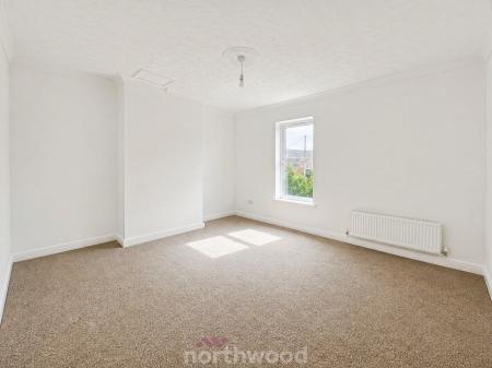 2 bedroom Semi-detached house to let in South Parade, Thorne, Doncaster, DN8