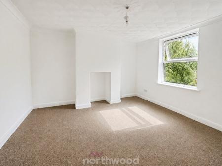 2 bedroom Semi-detached house to let in South Parade, Thorne, Doncaster, DN8