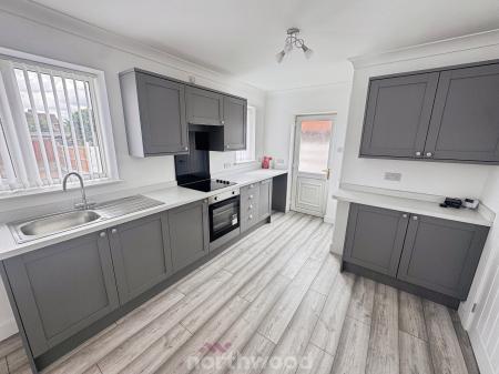 3 bedroom End of terrace house to let in Haynes Road, Thorne, Doncaster, DN8