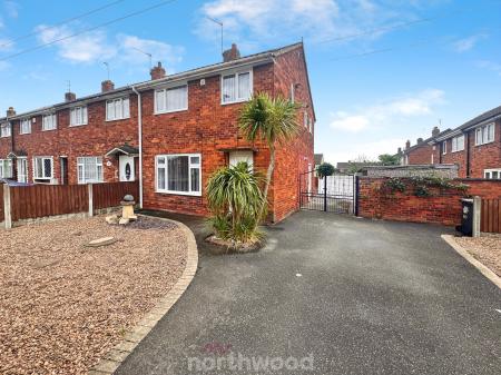3 bedroom End of terrace house to let in Haynes Road, Thorne, Doncaster, DN8