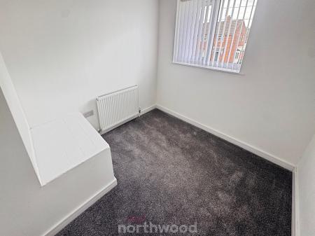 3 bedroom End of terrace house to let in Haynes Road, Thorne, Doncaster, DN8
