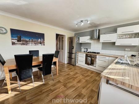 3 bedroom Semi-detached house to let in St Georges Road, Thorne, Doncaster, DN8