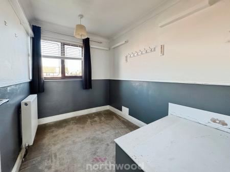 3 bedroom Semi-detached house to let in St Georges Road, Thorne, Doncaster, DN8