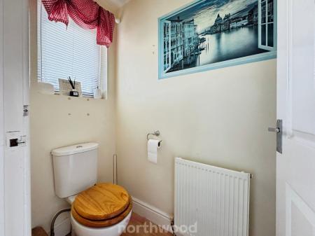 3 bedroom Semi-detached house to let in St Georges Road, Thorne, Doncaster, DN8