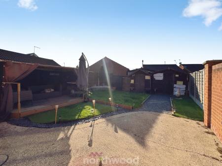 3 bedroom Semi-detached house to let in St Georges Road, Thorne, Doncaster, DN8
