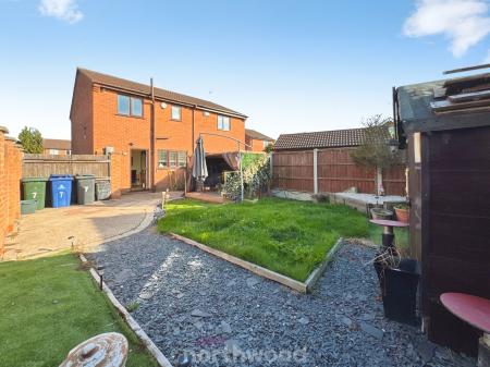 3 bedroom Semi-detached house to let in St Georges Road, Thorne, Doncaster, DN8
