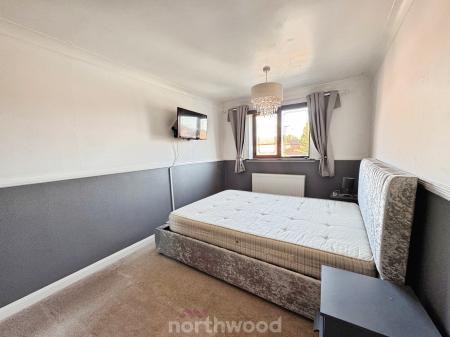 3 bedroom Semi-detached house to let in St Georges Road, Thorne, Doncaster, DN8