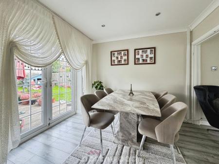 3 bedroom Detached house to let in Miller Close, Thorne, Doncaster, DN8