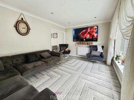 3 bedroom Detached house to let in Miller Close, Thorne, Doncaster, DN8