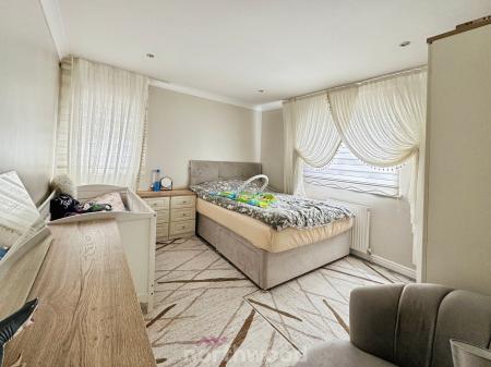 3 bedroom Detached house to let in Miller Close, Thorne, Doncaster, DN8