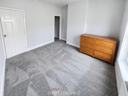 3 bedroom End of terrace house for sale in Queen Street, Thorne, Doncaster, DN8