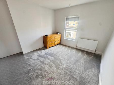 3 bedroom End of terrace house for sale in Queen Street, Thorne, Doncaster, DN8