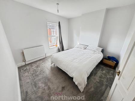 3 bedroom End of terrace house for sale in Queen Street, Thorne, Doncaster, DN8