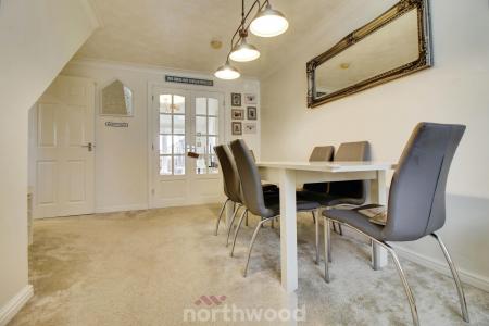 3 bedroom Semi-detached house to let in Moorside Court, Moorends, Doncaster, DN8