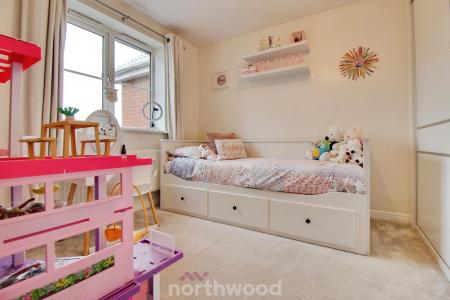 3 bedroom Semi-detached house to let in Moorside Court, Moorends, Doncaster, DN8