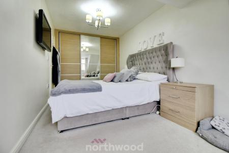 3 bedroom Semi-detached house to let in Moorside Court, Moorends, Doncaster, DN8