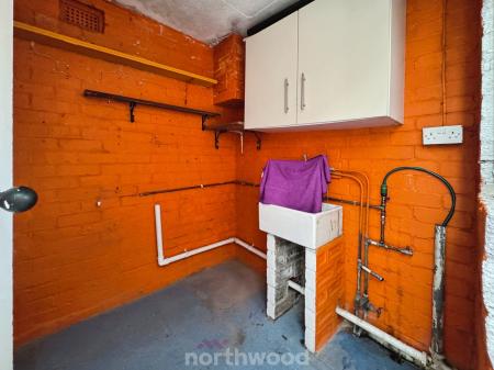 2 bedroom Semi-detached house for sale in Miller Lane, Thorne, DN8