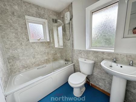 2 bedroom Semi-detached house for sale in Miller Lane, Thorne, DN8