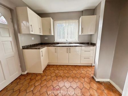 2 bedroom Semi-detached house for sale in Miller Lane, Thorne, DN8