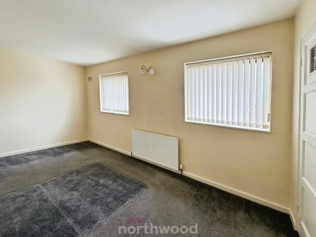 2 bedroom Semi-detached house for sale in Miller Lane, Thorne, DN8