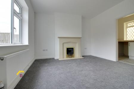 2 bedroom Semi-detached house to let in Beech Tree Avenue, Thorne, Doncaster, DN8