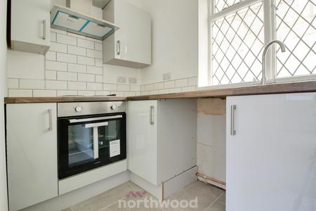 2 bedroom Semi-detached house to let in Beech Tree Avenue, Thorne, Doncaster, DN8