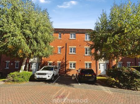 2 bedroom Apartment for sale in Lakeside Mews Fieldside, Thorne, Doncaster, DN8
