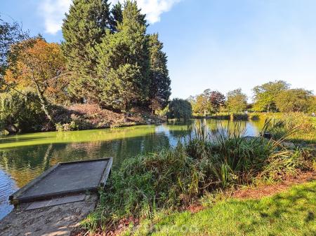 2 bedroom Apartment for sale in Lakeside Mews Fieldside, Thorne, Doncaster, DN8