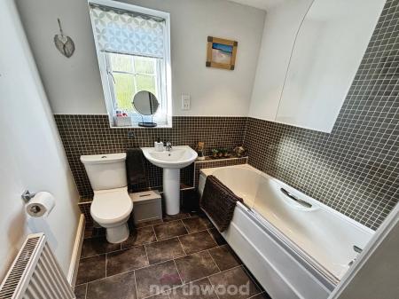 2 bedroom Apartment for sale in Lakeside Mews Fieldside, Thorne, Doncaster, DN8