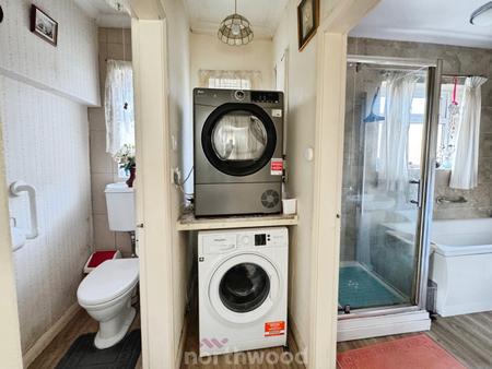 2 bedroom Detached bungalow for sale in Ashfield Avenue, Thorne, Doncaster, DN8