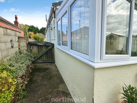 2 bedroom Detached bungalow for sale in Ashfield Avenue, Thorne, Doncaster, DN8