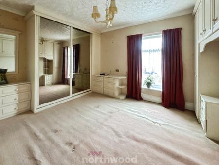 2 bedroom Terraced House for sale in King Edward Road, Thorne, Doncaster, DN8
