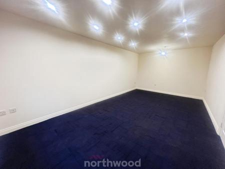 1 bedroom Flat to let in King Street, Thorne, Doncaster, DN8