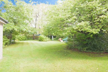 2 bedroom Flat for sale in 415 Reading Road, Winnersh, RG41