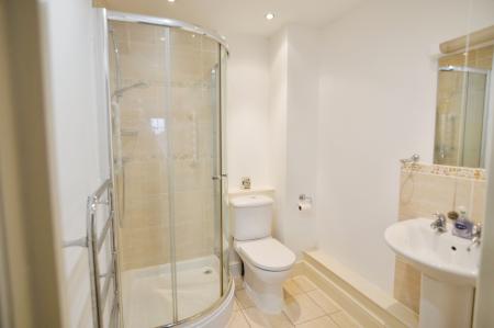 2 bedroom Flat for sale in Harding Place, Wokingham, RG40