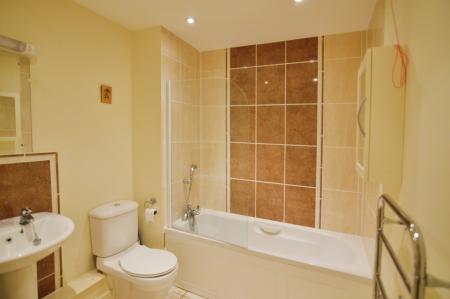 2 bedroom Flat for sale in Harding Place, Wokingham, RG40