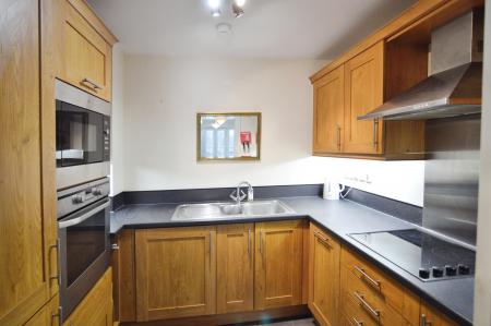 2 bedroom Flat for sale in Harding Place, Wokingham, RG40